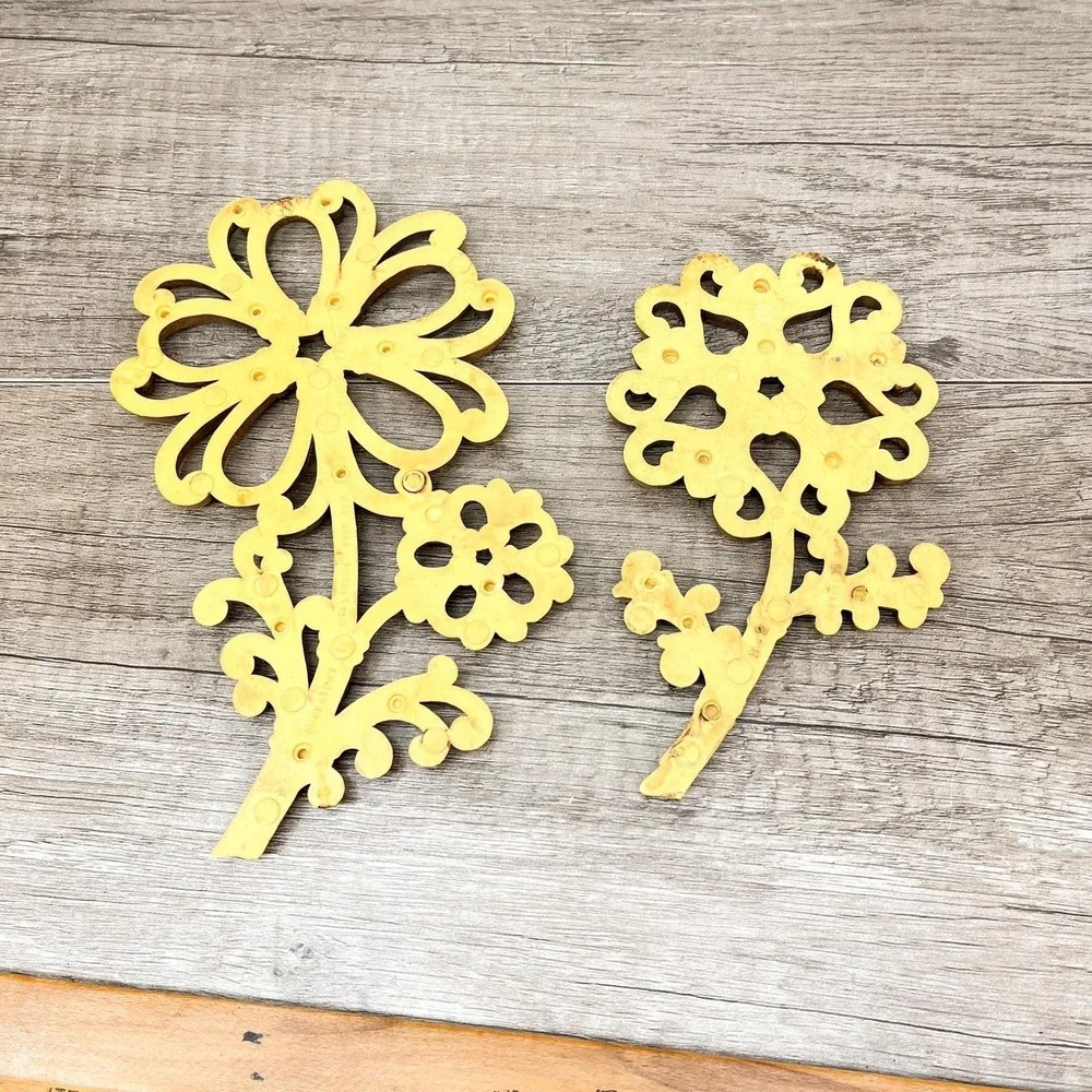 Vintage Plastic‎ Wall Flower Decor - Dart Inc, Homco Wall Hangings